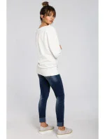 model 18001680 Halenka v nadměrné velikosti se zavinovacími detaily ecru barva - BeWear