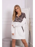 Velurové šaty s model 18749266 motivem ecru - K-Fashion Velurové šaty s model 18749266 motivem ecru - K-Fashion