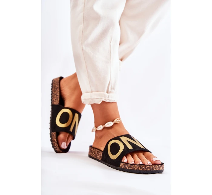 Klasické nazouvací pantofle s nápisem Černá a zlatá model 21585864 - EVENTO