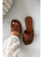 Dámské pantofle na plochém podpatku Camel model 21900529 - Boto Dámské pantofle na plochém podpatku Camel model 21900529 - Boto