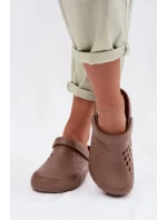 Dámské pantofle Chodaki pěnové Big Star TT274A085 hnědé Dámské pantofle Chodaki pěnové Big Star TT274A085 hnědé