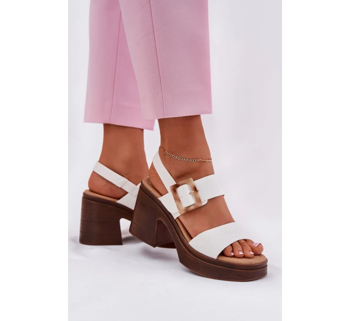 Dámské sandály na masivním podpatku a platformě Bílé model 21695408 - VINCEZA