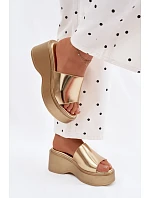 Dámské sandály na platformě zlaté Virelia Dámské sandály na platformě zlaté Virelia