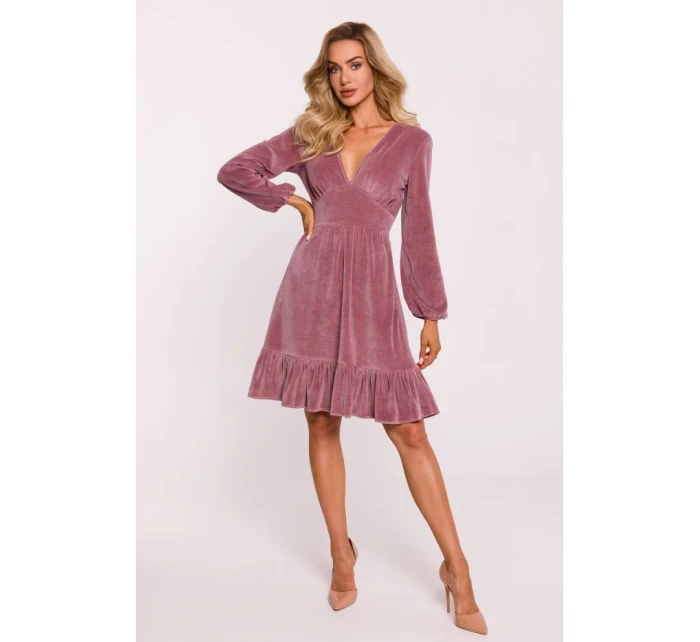 Sametové šaty s výstřihem do V růžové model 20555701 - Moe Sametové šaty s výstřihem do V růžové model 20555701 - Moe