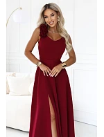 model 22311288 Elegantní večerní maxi šaty s rozparkem a růžemi – vínové - numoco model 22311288 Elegantní večerní maxi šaty s rozparkem a růžemi – vínové - numoco