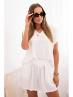Dámský komplet z viskózy, blůza s volánky a krátké šortky bílý Dámský komplet z viskózy, blůza s volánky a krátké šortky bílý