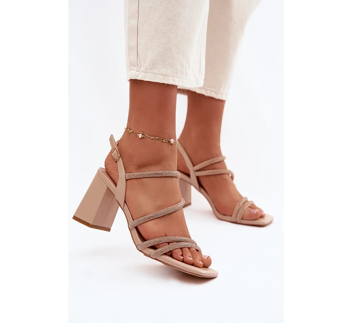 Dámské sandály na podpatku s pásky a kamínky Béžové model 22067121 - Boto Dámské sandály na podpatku s pásky a kamínky Béžové model 22067121 - Boto