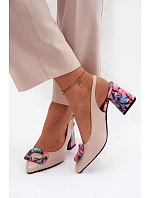 Dámské sandály na podpatku s sponou  Béžové model 22126244 - VINCEZA