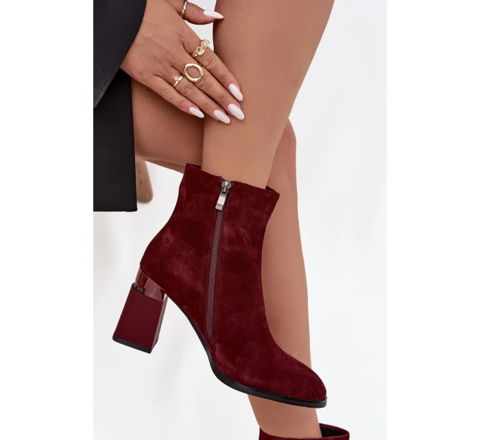 Dámské kotníkové boty z přírodního semiše na sloupkovém podpatku D&A – bordó