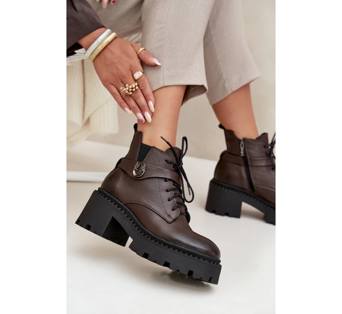 Dámské kotníkové boty se zdobeným páskem Zazoo – czekoládové Dámské kotníkové boty se zdobeným páskem Zazoo – czekoládové