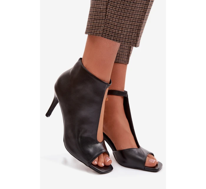 Dámské sandály na podpatku Černé model 22037749 - Boto