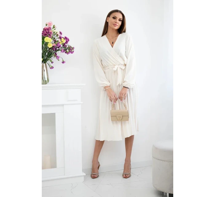 Šaty se lemem světle béžová model 21908583 - K-Fashion Šaty se lemem světle béžová model 21908583 - K-Fashion