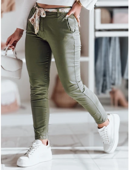 Dámské látkové chinos kalhoty s páskem olivové Dstreet model 21986630 - FashionStreet Dámské látkové chinos kalhoty s páskem olivové Dstreet model 21986630 - FashionStreet