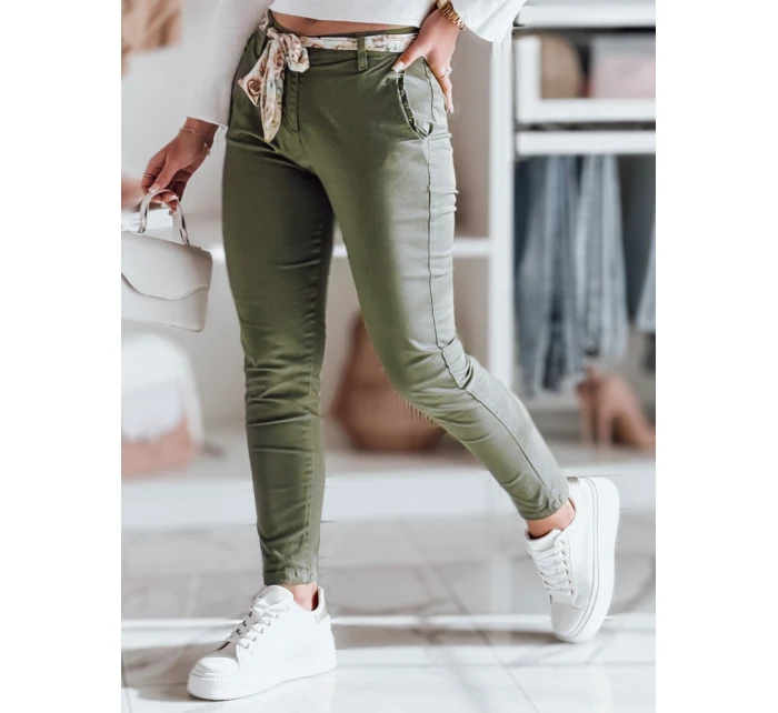 Dámské látkové chinos kalhoty s páskem olivové Dstreet model 21986630 - FashionStreet Dámské látkové chinos kalhoty s páskem olivové Dstreet model 21986630 - FashionStreet