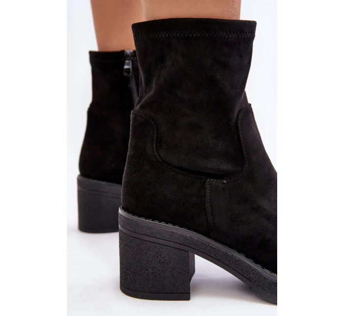 Dámské botky na podpatku Camel model 21642304 - Boto Dámské botky na podpatku Camel model 21642304 - Boto