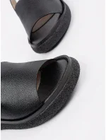 Designové  sandály černé dámské bez podpatku