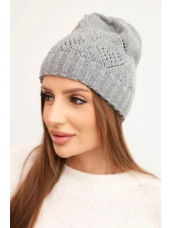 Dámská zimní čepice z vlny a s geometrickým vzorem model 21753193 šedá - K-Fashion