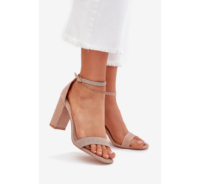 Lesklé Dámské Sandály Na Podpatku Růžové Zlato model 21704008 - Boto Lesklé Dámské Sandály Na Podpatku Růžové Zlato model 21704008 - Boto