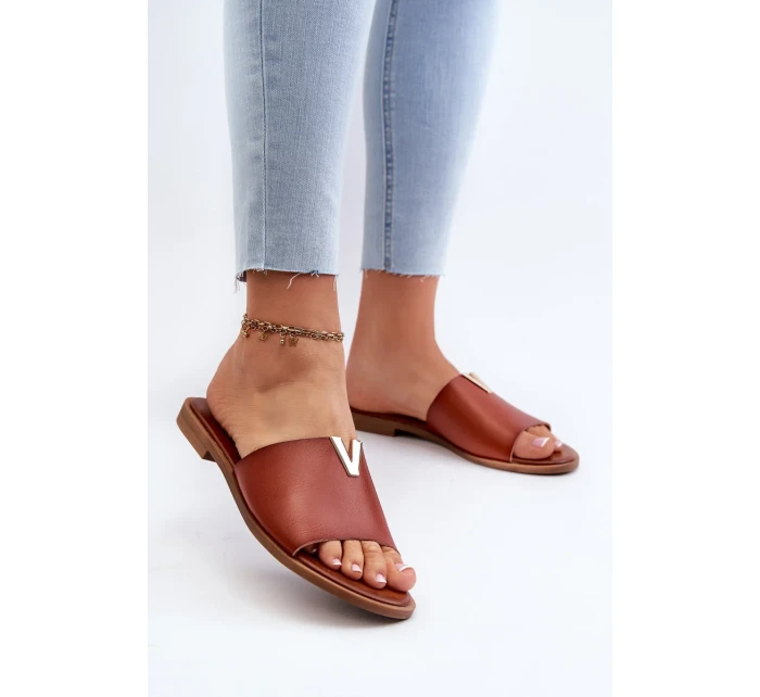 Dámské pantofle z eko kůže na plochém podpatku, hnědá Maliha Dámské pantofle z eko kůže na plochém podpatku, hnědá Maliha