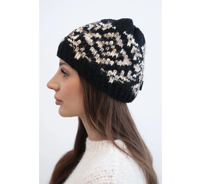 Dámská zimní vlněná čepice s ozdobnými krystalky K399 černá