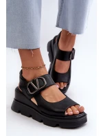 Dámské sandály na klínové podrážce a platformě z ekokože černé Triaola