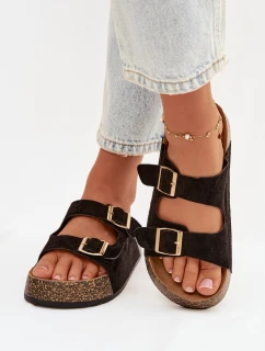 Dámské pantofle na korkové platformě se zlatými sponami Černé model 21919293 - EVENTO