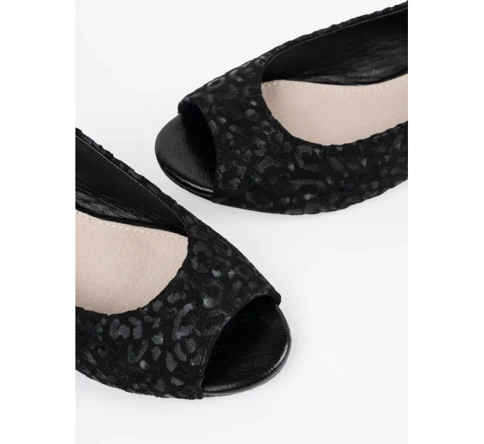 Luxusní dámské černé  sandály na širokém podpatku