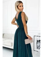 Dlouhé dámské šaty v lahvově zelené barvě s výstřihem a rozparkem na noze model 18568266 - numoco
