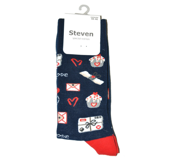 Vzorované pánské ponožky Steven art.136 Srdíčka