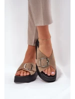 Dámské semišové sandály s přezkou na platformě béžové model 21686253 - Zazoo