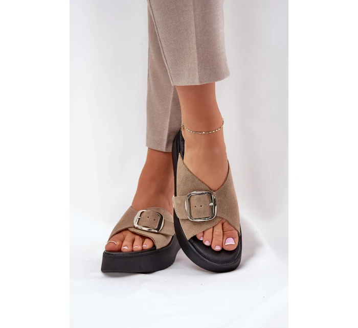 Dámské semišové sandály s přezkou na platformě béžové model 21686253 - Zazoo