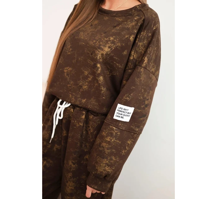 Dámský oversize komplet z viskózy s mikinou a efektem praní hnědý model 21421736 - K-Fashion Dámský oversize komplet z viskózy s mikinou a efektem praní hnědý model 21421736 - K-Fashion