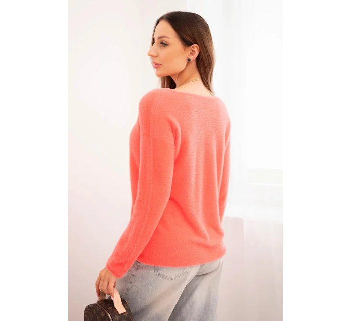 Dámský svetr z měkké pleteniny s výstřihem do V korálový Dámský svetr z měkké pleteniny s výstřihem do V korálový