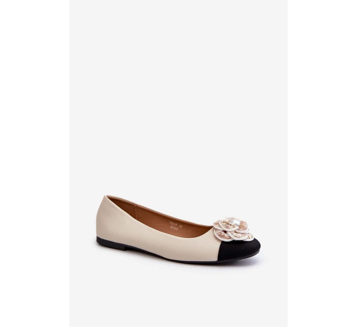 Dámské baleríny z ekologické kůže s ozdobným detailem béžové model 21666309 - Boto