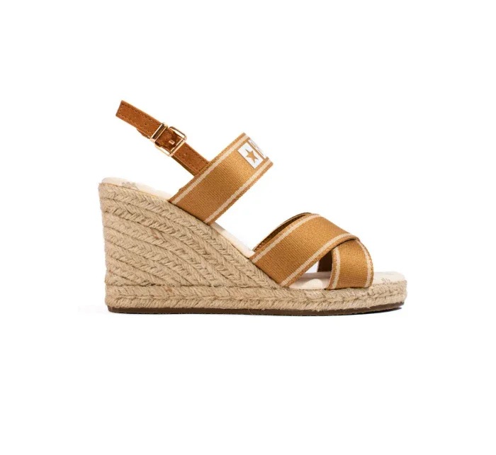 Jedinečné sandály dámské hnědé na klínku Jedinečné sandály dámské hnědé na klínku