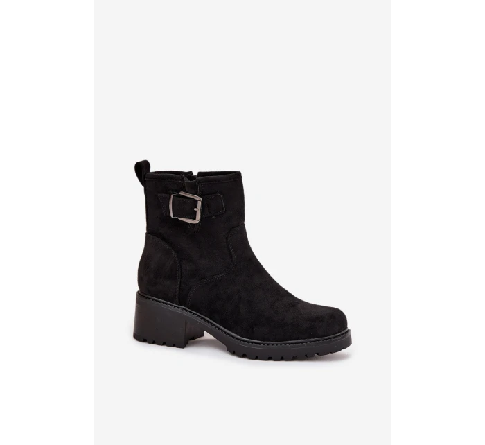 Dámské kotníkové boty na nízkém podpatku s klípkem a s přezkou Helvina – černé Dámské kotníkové boty na nízkém podpatku s klípkem a s přezkou Helvina – černé