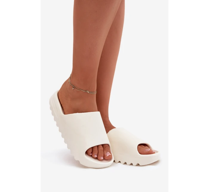 Dámské pantofle na platformě Ecru Olyria