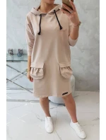 Béžové šaty s kapucí