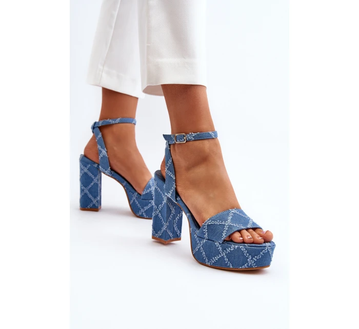 Džínové sandály na podpatku modré model 21649737 - Boto Džínové sandály na podpatku modré model 21649737 - Boto