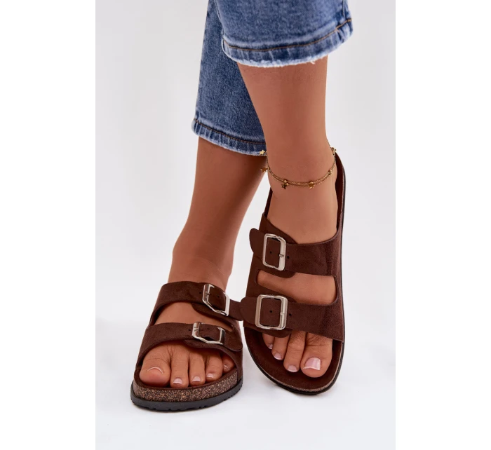 Dámské pantofle s přezkami Čokoládové model 21908427 - Boto