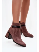Dámské semišové kožené kotníkové boty na sloupkovém podpatku – hnědé