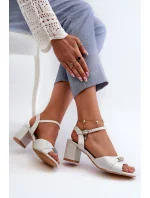 Dámské sandály z eko kůže na vysokém podpatku se stříbrnými ozdobami Narhi Dámské sandály z eko kůže na vysokém podpatku se stříbrnými ozdobami Narhi