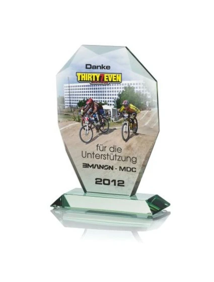 Trofeum szklane z nadrukiem kolorowym grawerowaniem  farbą i etui model 21828591