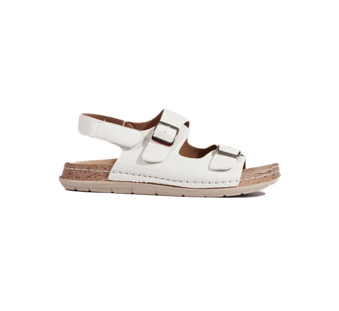 Krásné sandály bílé dámské na plochém podpatku Krásné sandály bílé dámské na plochém podpatku