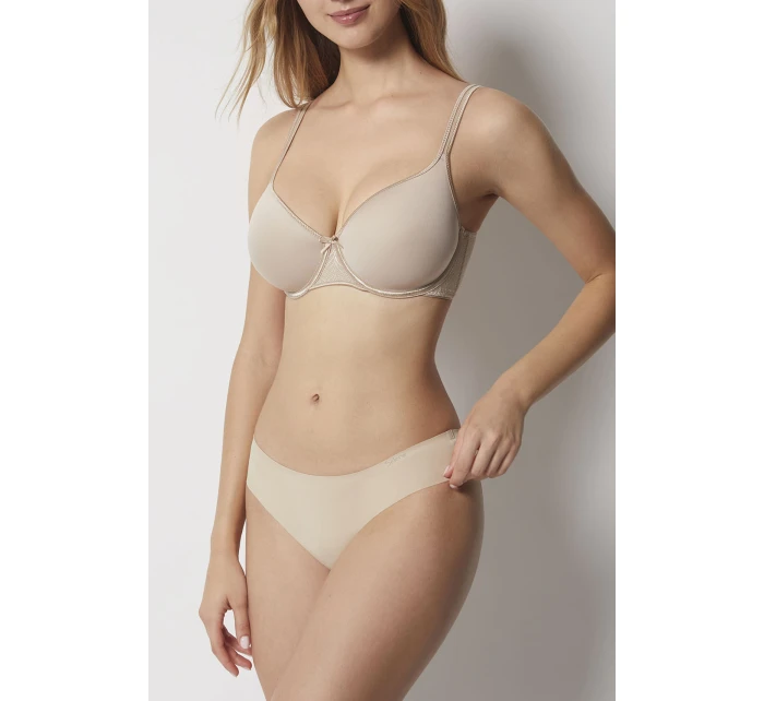 Selene Fabiola barva:tierra