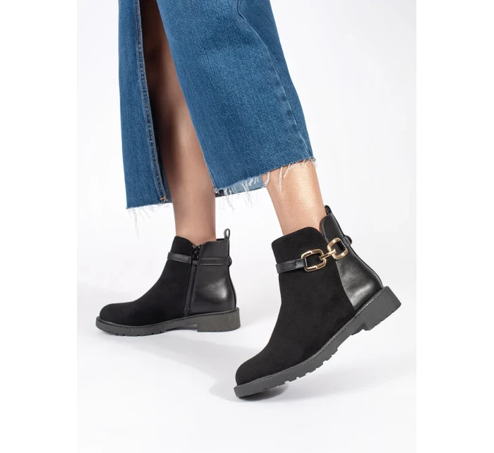 Klasické dámské kotníčkové boty černé na širokém podpatku Klasické dámské kotníčkové boty černé na širokém podpatku