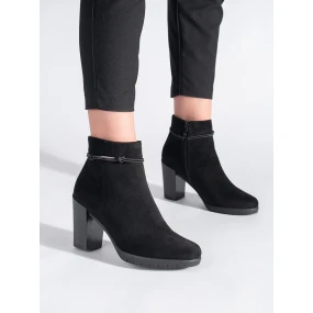 Výborné  kotníčkové boty černé dámské na plochém podpatku
