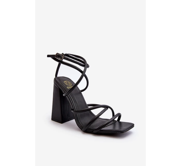 Moderní sandály na podpatku černé model 21650140 - Boto Moderní sandály na podpatku černé model 21650140 - Boto