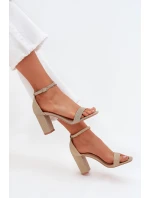 Lesklé Dámské Sandály Na Podpatku Zlaté model 21703987 - Boto Lesklé Dámské Sandály Na Podpatku Zlaté model 21703987 - Boto