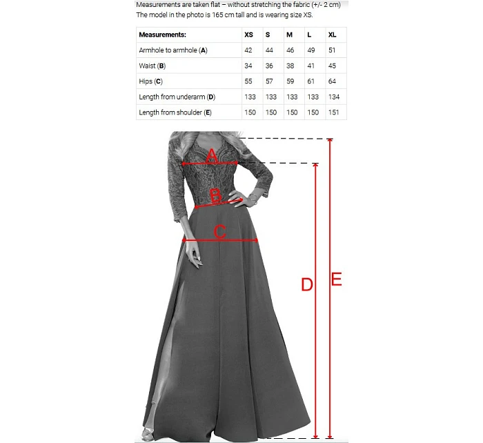 669-1 Romantické maxi šaty s květinou na rameni a rozparkem - lahvově zelené